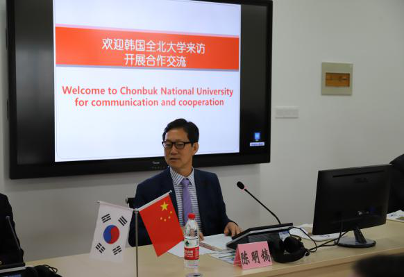 全北大学语言教育处陈明镐处长